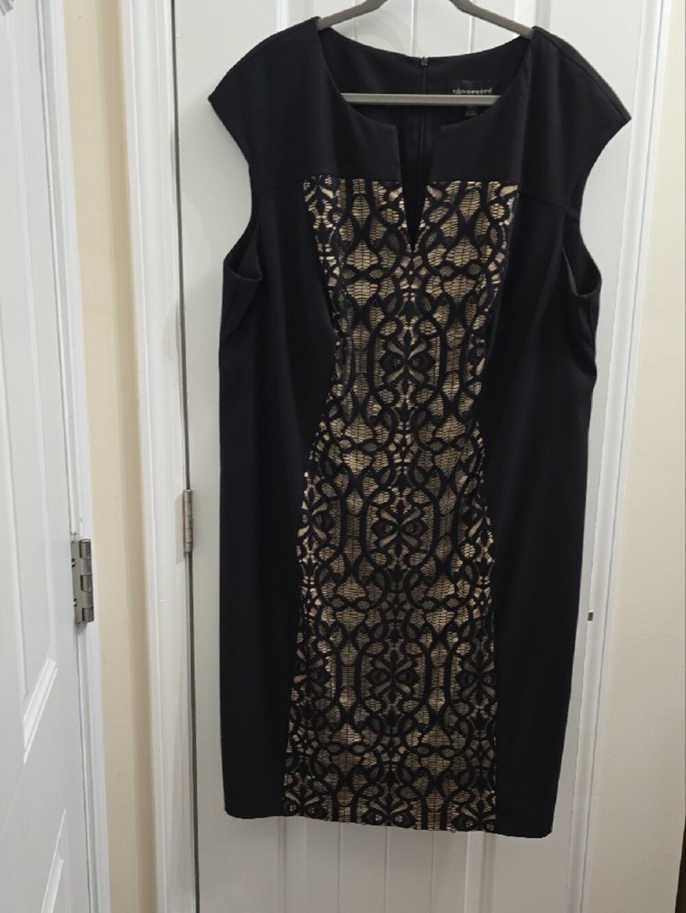 Connected Woman Black Midi Dress with Beige Lace-Overlay Panel 24W new no tags